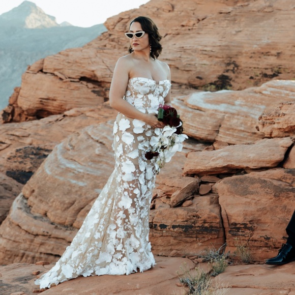 Christian Dior MissDior Faux Pearl Accents Cat-Eye Sunglasses - Picture 13 of 13